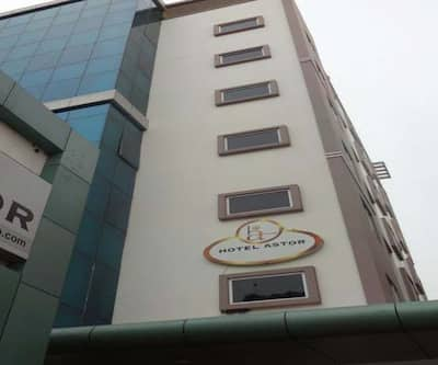 https://imgcld.yatra.com/ytimages/image/upload/t_hotel_yatra_city_desktop/v1432971159/Domestic Hotels/Hotels_Patna/Hotel Astor/OVERVIEW.jpg